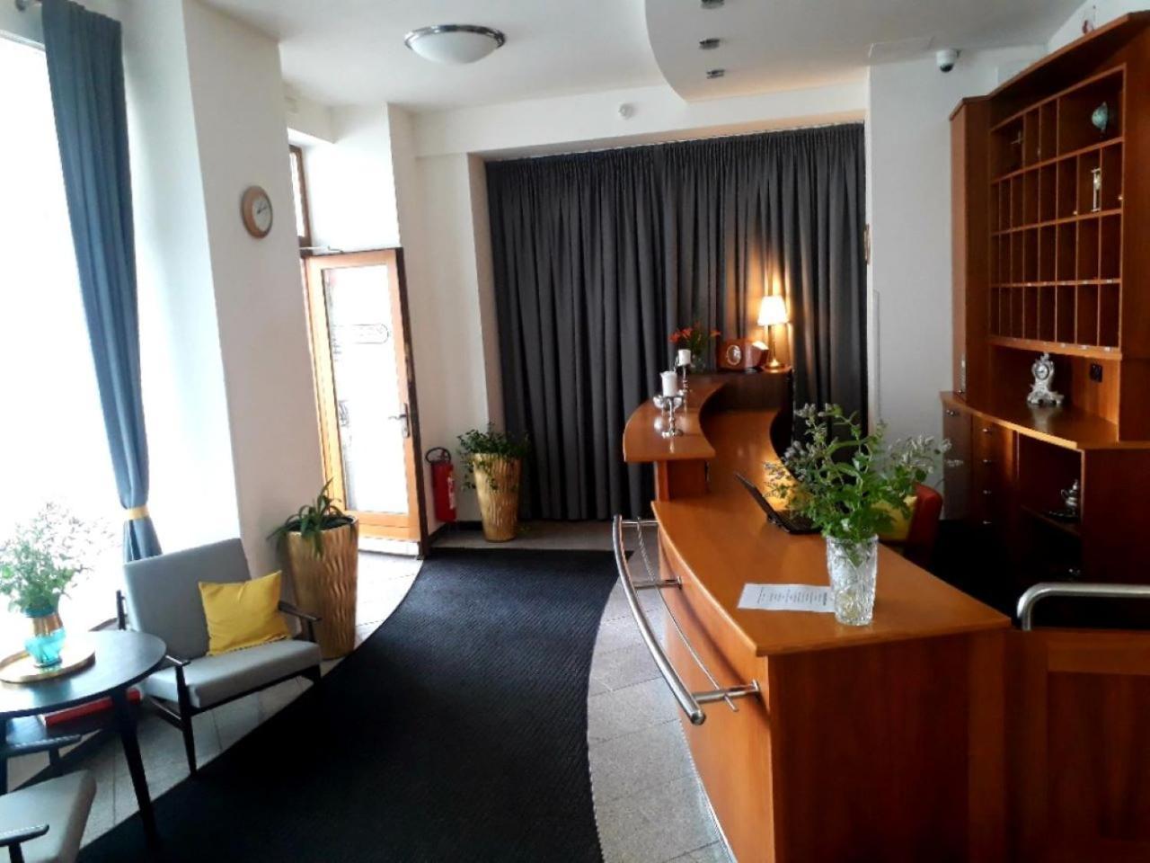 Penzion Hotelu Central Dvůr Králové nad Labem Buitenkant foto